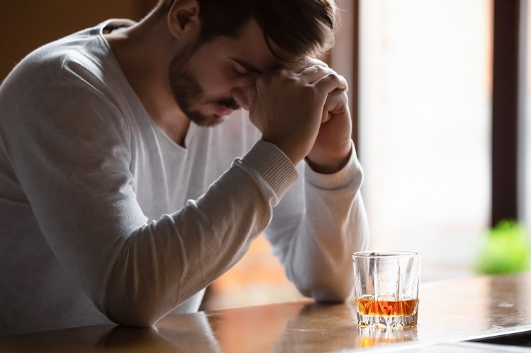 what-are-the-risk-factors-for-alcohol-use-disorder